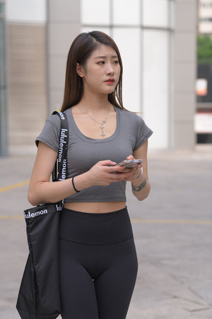 《闺蜜的诱感2》如如