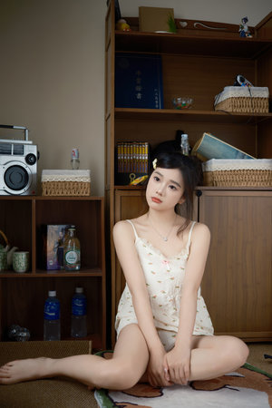 玩高中生女儿闺蜜